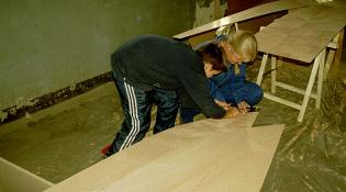 {R�deln der Kielnaht}